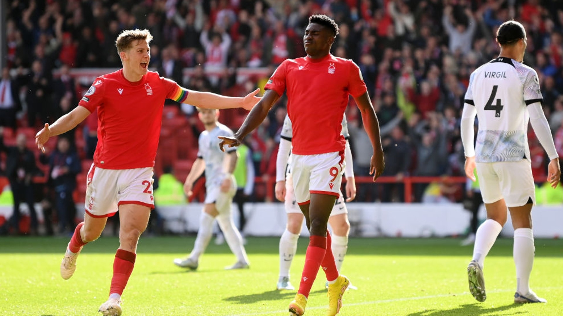 迪真纳罗：新赛季那不勒斯实力最强；尤文图斯管理层业余水平.