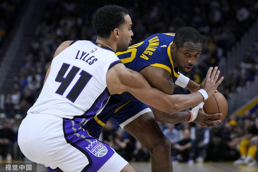 他深情缅怀 他深情缅怀